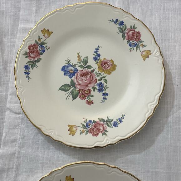 Floral Cream Dinnerware Set - Picture 3 of 10